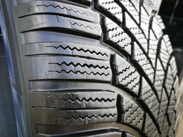 235/55R17 Bridgestone Blizzak LM005 DOT3923