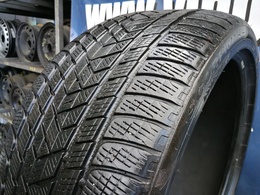 285/35R22 Pirelli Scorpion Winter FR XL DOT4220 1db-os!
