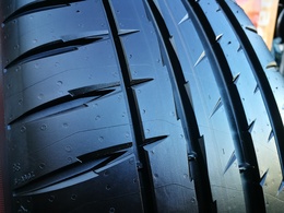 225/45R19 Michelin Pilot Sport 4 FR XL 96W demo! DOT4120