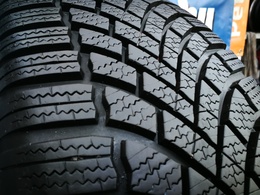 215/60R16 Bridgestone Blizzak LM005 Driveguard RSC DOT1219