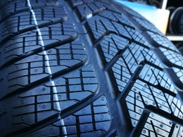 255/55R18 Pirelli Scorpion Winter * FR RSC 109H XL