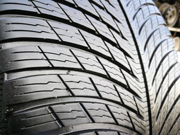 285/30R22 Michelin Pilot Alpin 5 FR XL DOT2421 1db-os!