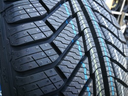 225/45R18 Point S Winter S FR 95V XL
