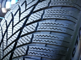 265/45R21 Bridgestone Blizzak LM005 FR DOT1920