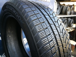 235/50R18 Hankook Winter Icept Evo2 W320 DOT2418