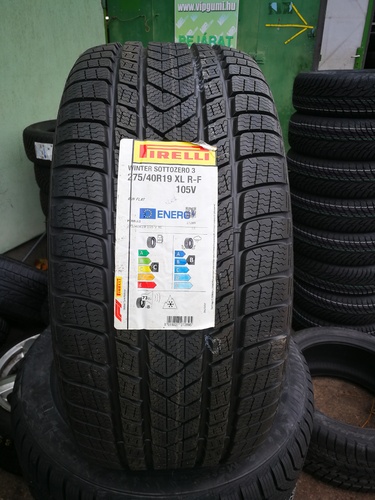 275/40R19 Pirelli Winter Sottozero 3 RFT 105V XL