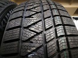 235/60R18 Kumho Wintercraft WS71 SUV 107HXL Új! DOT2721