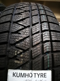 235/60R18 Kumho Wintercraft WS71 SUV 107HXL Új! DOT2721