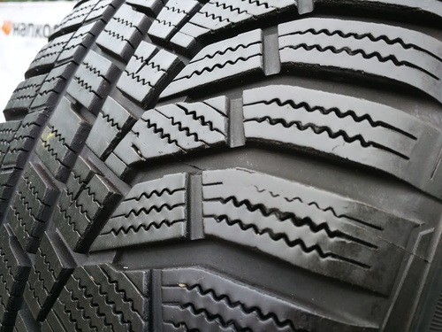 235/60R18 Hankook Winter iCept evo 2 W320A SUV XL DOT:4117 J