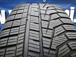 235/60R18 Hankook Winter iCept evo 2 W320A SUV XL DOT:4117 J