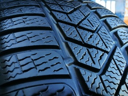 215/50R18 Pirelli Winter SottoZero 3 DOT3519 G