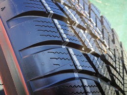 225/60R17 Bridgestone Blizzak LM001 AO 99H Új! DOT2220