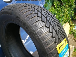 235/55R17 Giti Winter W1 103V FR Új! DOT2620