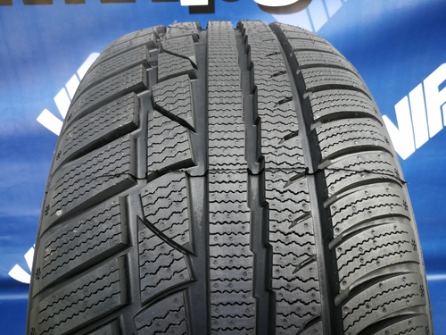 225/55R17 Leao Winter Defender UHP 101V
