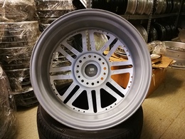 Hummer H2 alufelni 22X10J, 8X165.1X117, ET10. KMC125