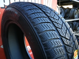 235/60R18 Pirelli Scorpion Winter FR XL Új! DOT4221