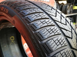245/40R19 Pirelli Winter SottoZero 3 FR J DOT4223 1db-os!