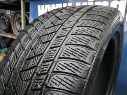 285/45R21 Pirelli Scorpion Winter FR * RSC DOT2822 1db-os!