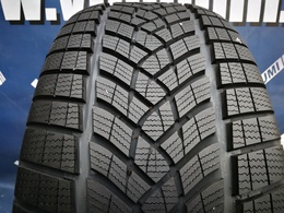 265/50R19 Goodyear UltraGrip Performance+ SUV FR Új! DOT4821