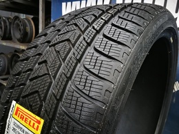 265/35R22 Pirelli Scorpion Winter FR XL Új! DOT4221