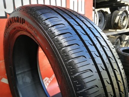 225/55R19 Goodyear EfficientGrip 4X4 SUV Új! Demo! DOT1618