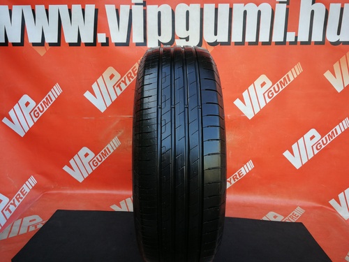 215/60R17 Goodyear EfficientGrip Performance DOT2421