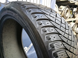 245/45R19 Goodyear UltraGrip Artctic 2 DOT2423