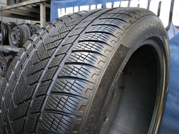 305/40R20 Pirelli Scorpion Winter FR XL DOT2519