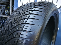 235/50R19 Goodyear Vecor 4Seasons GEN-3 FR DOT4125 1db-os!