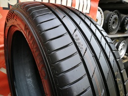 265/45R20 Kumho Ecsta PS71 SUV FR XL demo! DOT0523