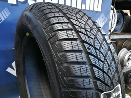 215/65R16 Goodyear UltraGrip Performance+ Új! DOT3722 1db-os!