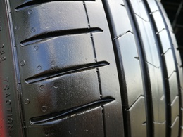 245/45R20 Pirelli PZero PZ4 FR XL VOL DOT2421 1db-os!