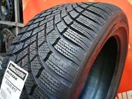 235/45R17 Bridgestone Blizzak LM005 FR Új! DOT3521